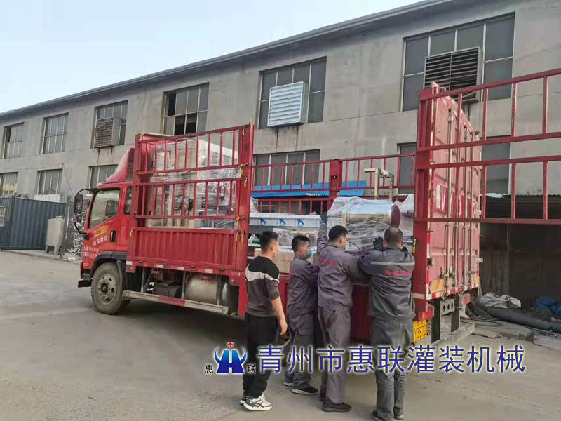 成套液体灌装生产线厂家发货现场